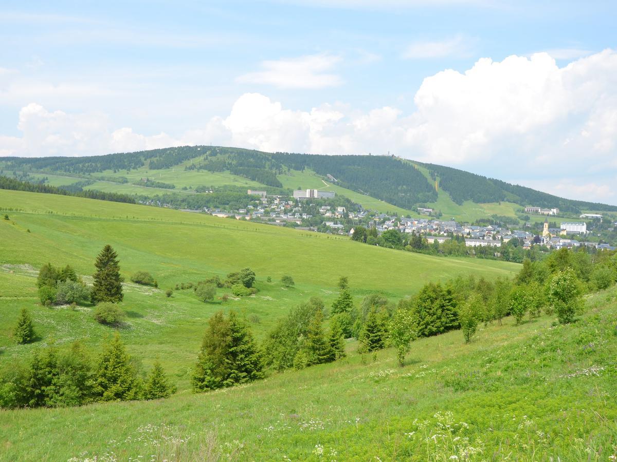 Nice Holiday Home In The Ore Mountains Only 500M From The Chairlift Loučná pod Klínovcem Kültér fotó