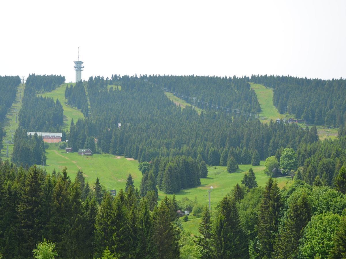 Nice Holiday Home In The Ore Mountains Only 500M From The Chairlift Loučná pod Klínovcem Kültér fotó